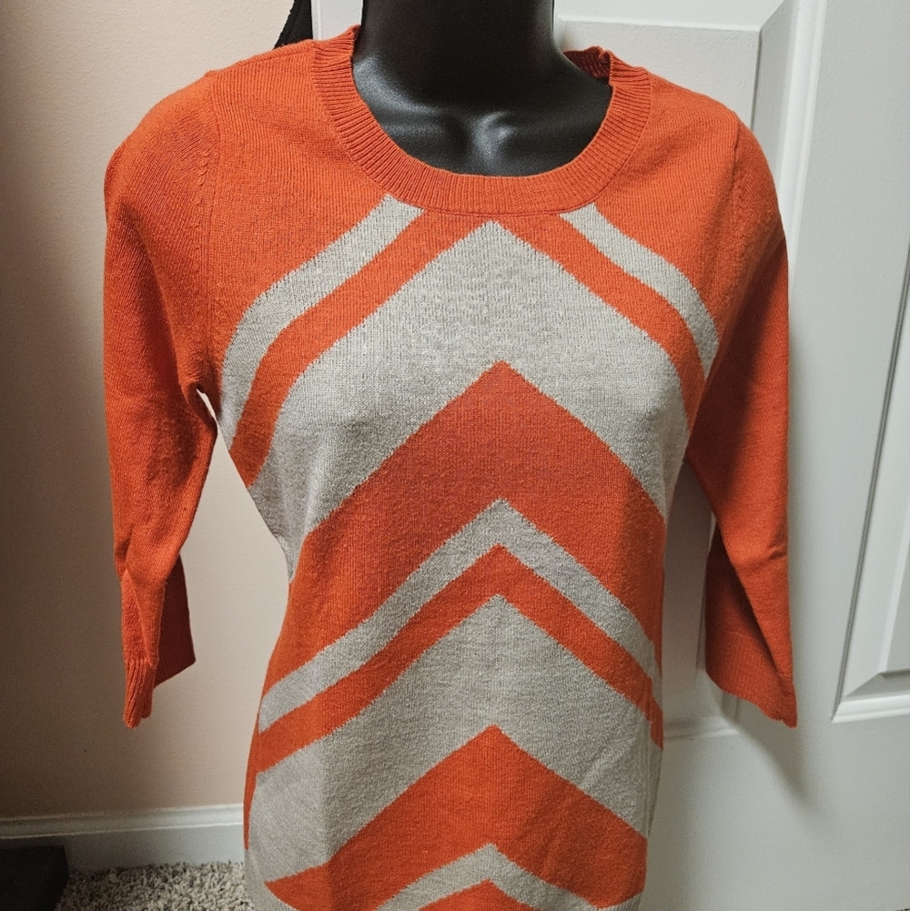 New York & Compant Vibrant Chevron Knit Sweater